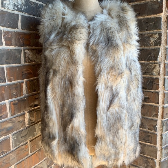 Topshop Jackets & Blazers - NWT Faux Fur Vest